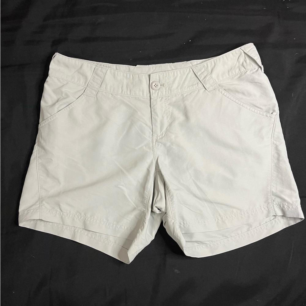 Columbia PFG Womens Performance Light Grey Shorts Size Medium